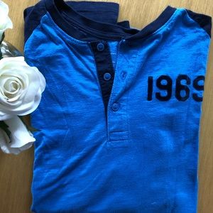 Men’s Gap long sleeve baseball shirt